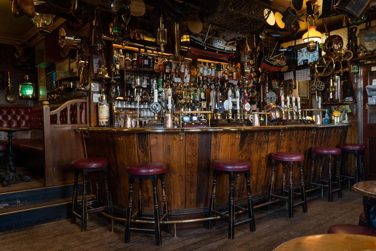 The Olde Ship Inn Seahouses Exterior foto