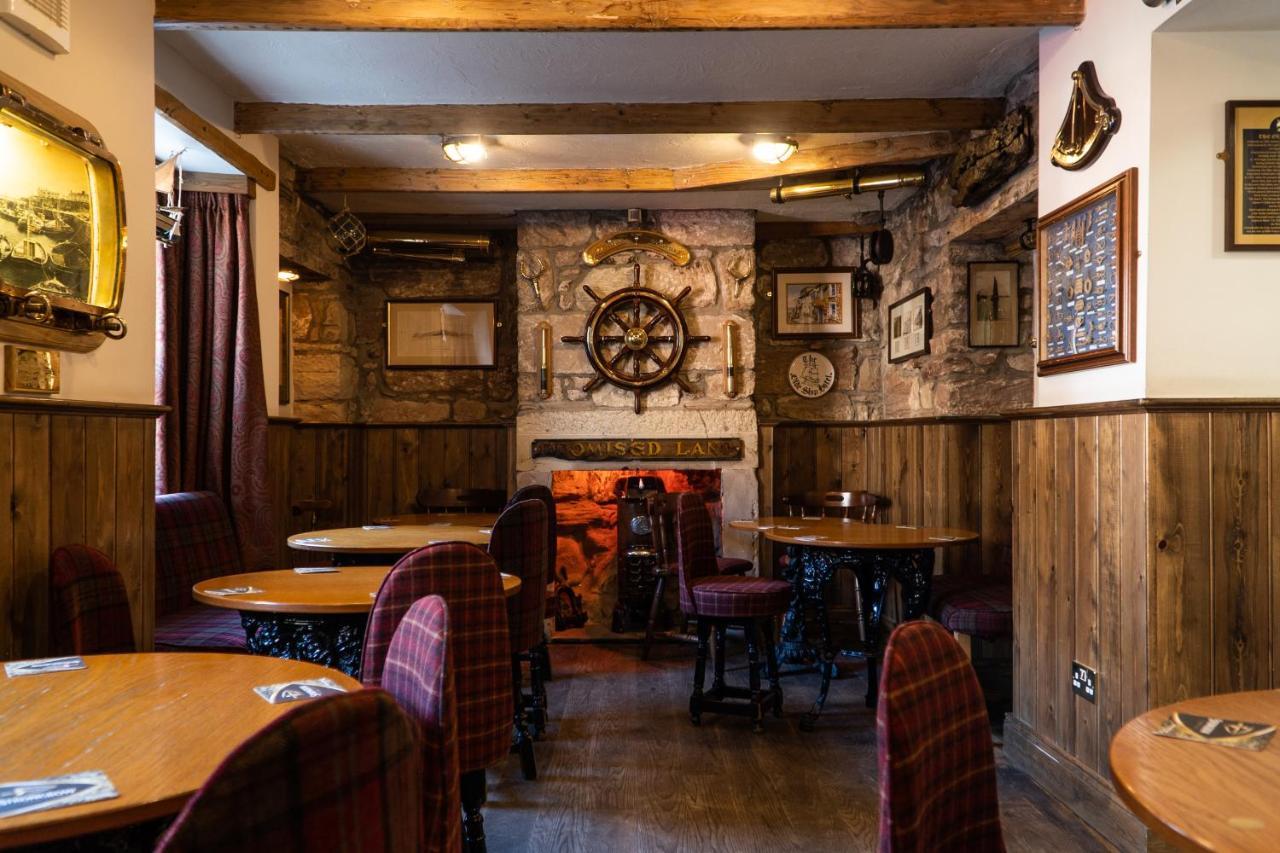 The Olde Ship Inn Seahouses Exterior foto