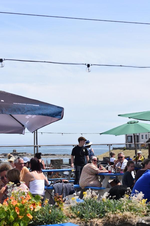 The Olde Ship Inn Seahouses Exterior foto